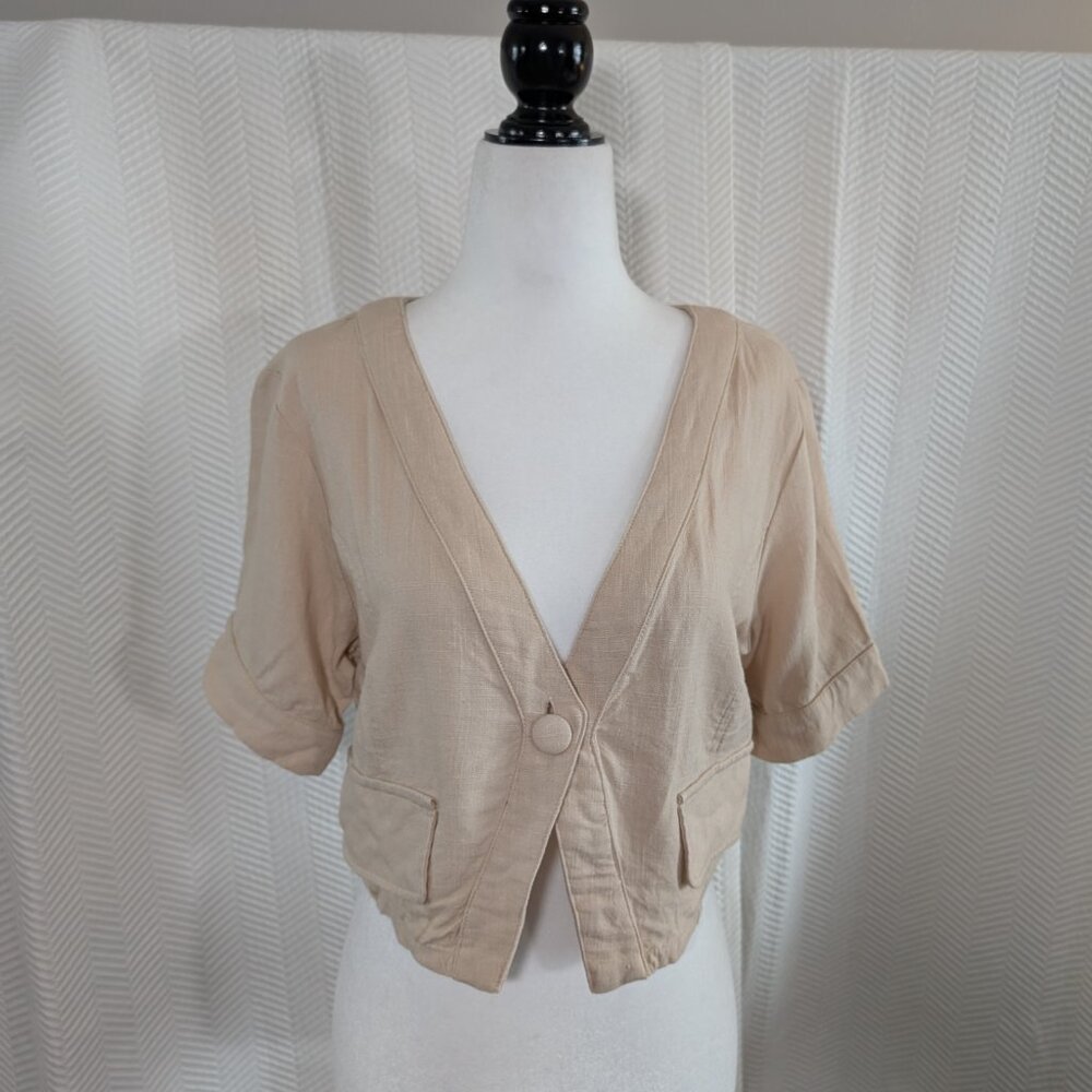 Girl and the Sun Linen Blend Neutral Crop Shirt Short Sleeve Medium Minimalist